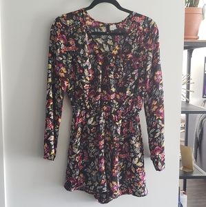 🌸3 for 15🌸 H&M | Black Floral Romper | Size 8